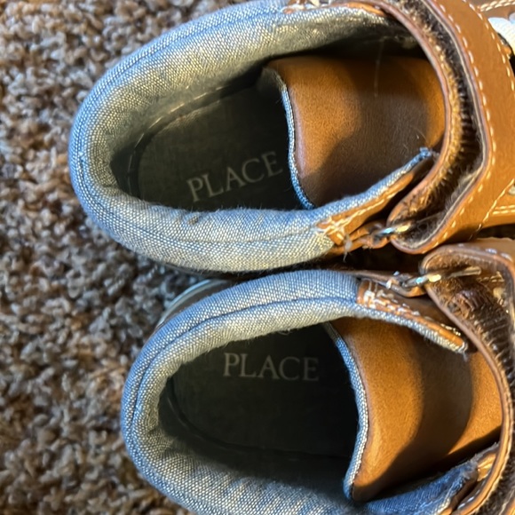 Childrens Place size 11 tan shoe - Picture 6 of 6